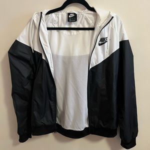 Nike Windbreaker, Size M, Colour - Black and White
